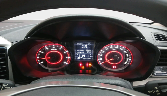 2022 Mahindra XUV300 W8 (O) 1.2 PETROL AMT, Petrol, Automatic, 7,982 km, interior