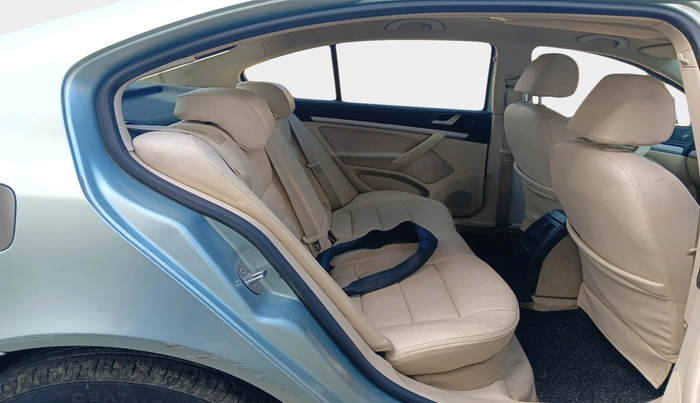 2010 Skoda Laura AMBIENTE 1.8 TSI, Petrol, Manual, 92,427 km, interior