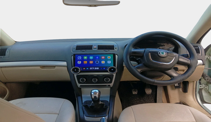 2010 Skoda Laura AMBIENTE 1.8 TSI, Petrol, Manual, 92,427 km, interior