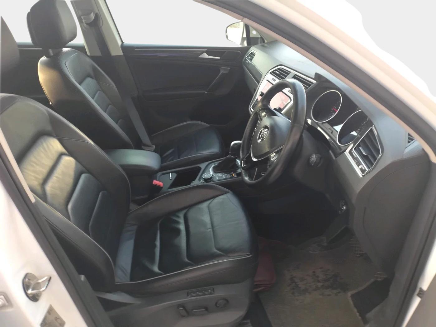 2018 Volkswagen TIGUAN HIGHLINE TDI AT, Diesel, Automatic, 1,11,627 km, interior