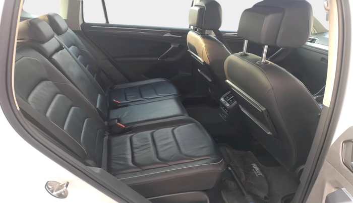 2018 Volkswagen TIGUAN HIGHLINE TDI AT, Diesel, Automatic, 1,11,627 km, interior