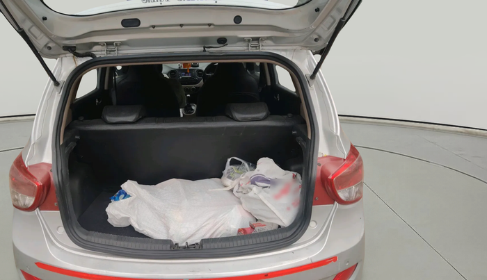 2016 Hyundai Grand i10 ASTA (O) AT 1.2 KAPPA VTVT, Petrol, Automatic, 82,000 km, exterior