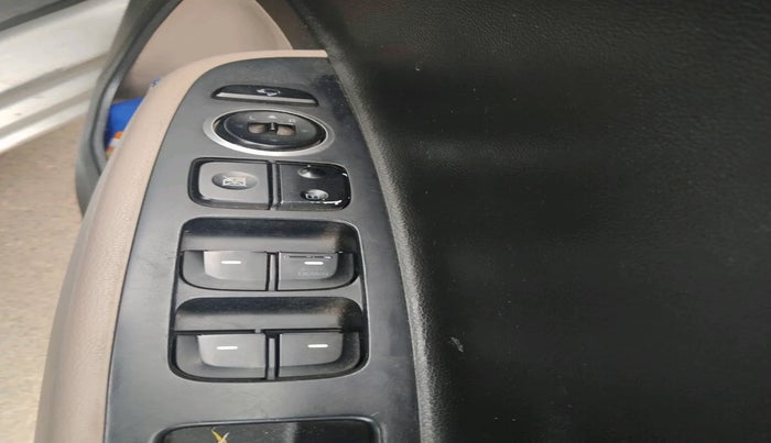 2016 Hyundai Grand i10 ASTA (O) AT 1.2 KAPPA VTVT, Petrol, Automatic, 82,000 km, interior