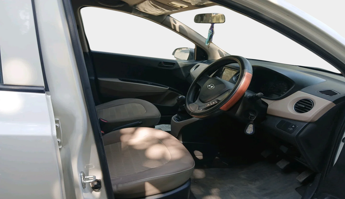 2017 Hyundai Xcent E, Petrol, Manual, 44,961 km, interior