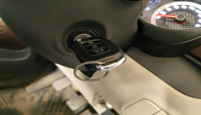 2022 Hyundai AURA S 1.2 CNG, Petrol, Manual, 1,06,440 km, interior