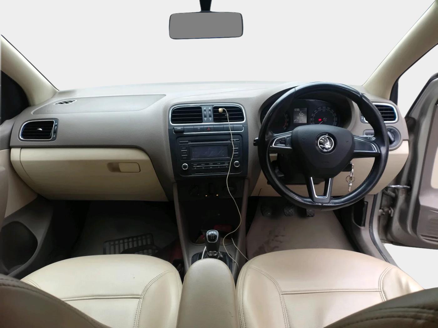 2014 Skoda Rapid 1.5 TDI CR AMBITION PLUS, Diesel, Manual, 1,08,930 km, interior
