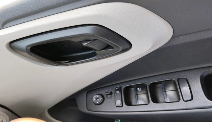 2020 Hyundai AURA S 1.2, Petrol, Manual, 1,07,576 km, interior