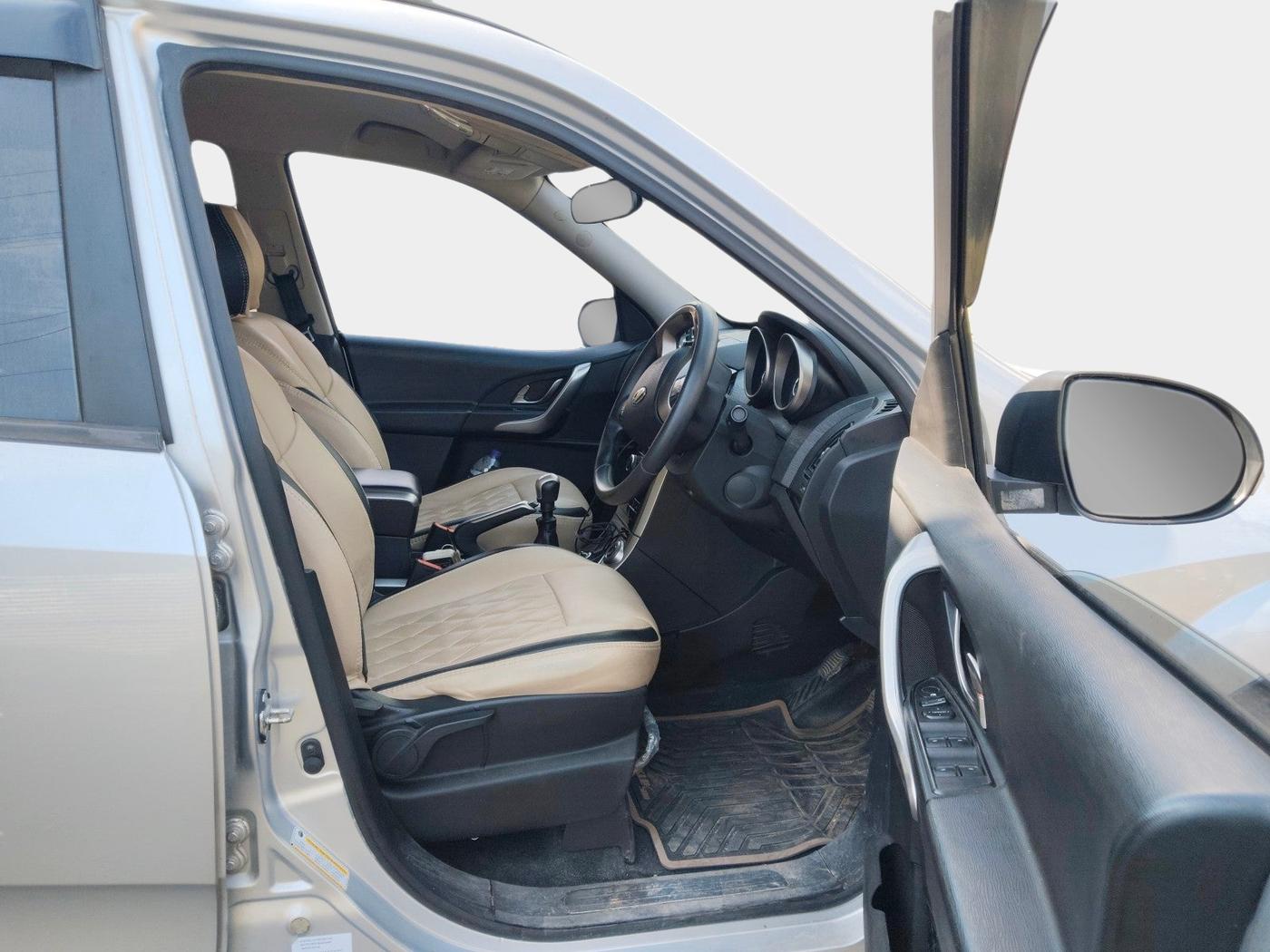 2019 Mahindra XUV500 W7, Diesel, Manual, 82,660 km, interior