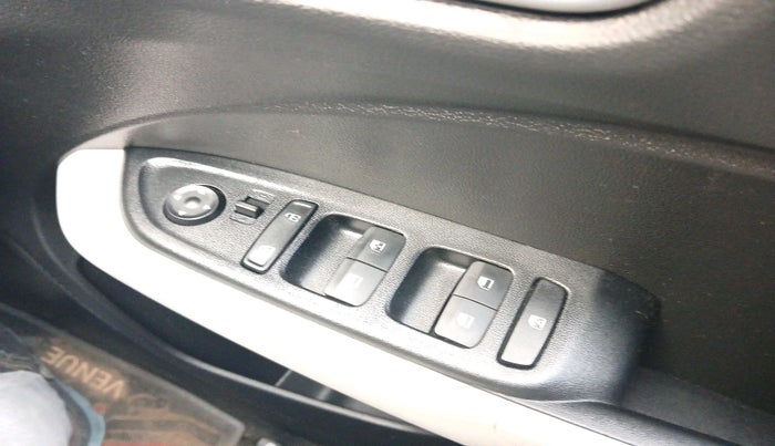 2025 Hyundai VENUE S 1.2, Petrol, Manual, 2,302 km, interior