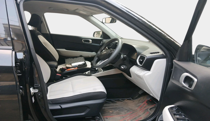 2025 Hyundai VENUE S 1.2, Petrol, Manual, 2,302 km, interior