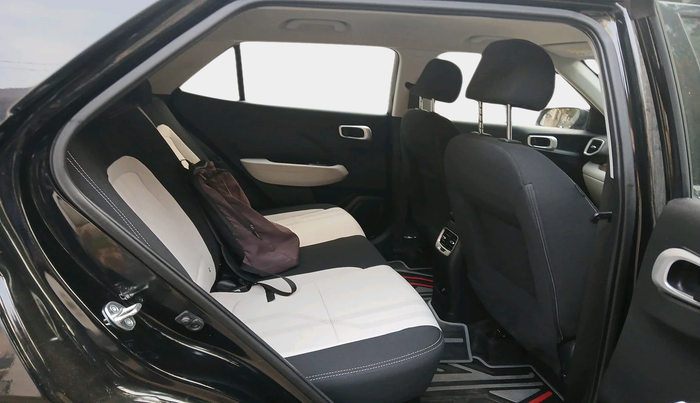 2025 Hyundai VENUE S 1.2, Petrol, Manual, 2,302 km, interior