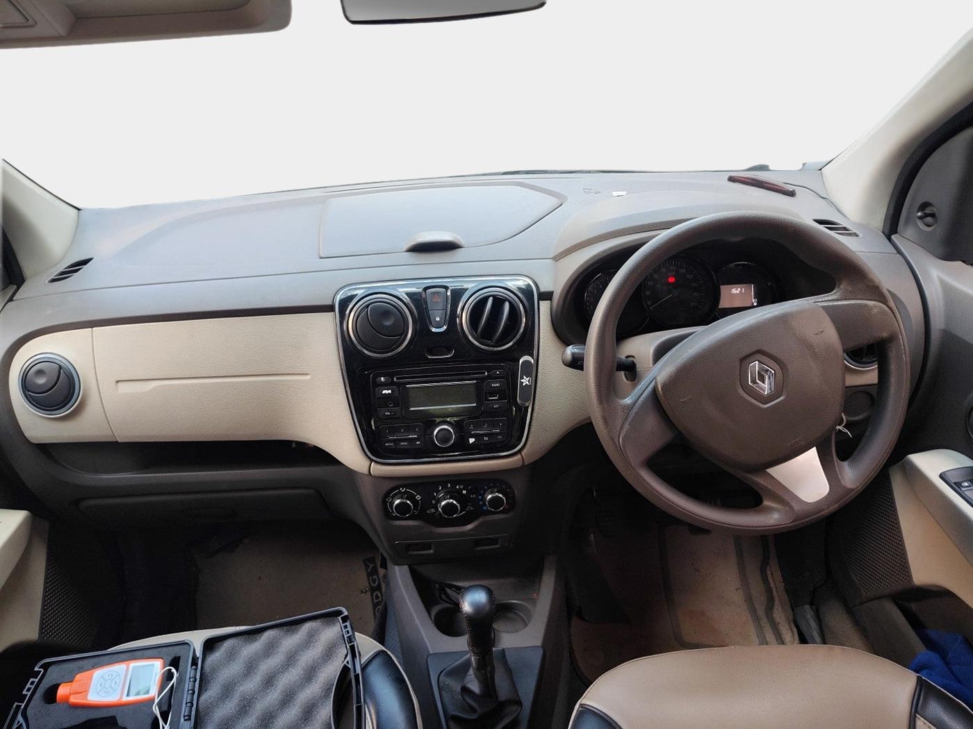 2015 Renault Lodgy 85 PS RXL, Diesel, Manual, 68,665 km, interior