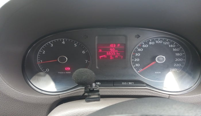 2013 Volkswagen Vento HIGHLINE PETROL AT, Petrol, Automatic, 66,551 km, interior
