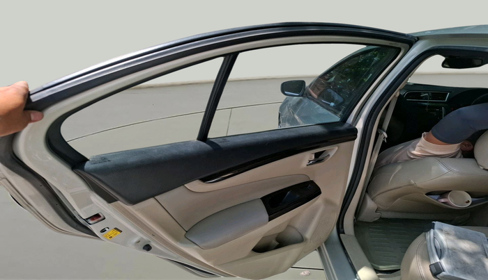 2020 BMW 3 Series 330I SPORT, Petrol, Automatic, 39,474 km, tyre