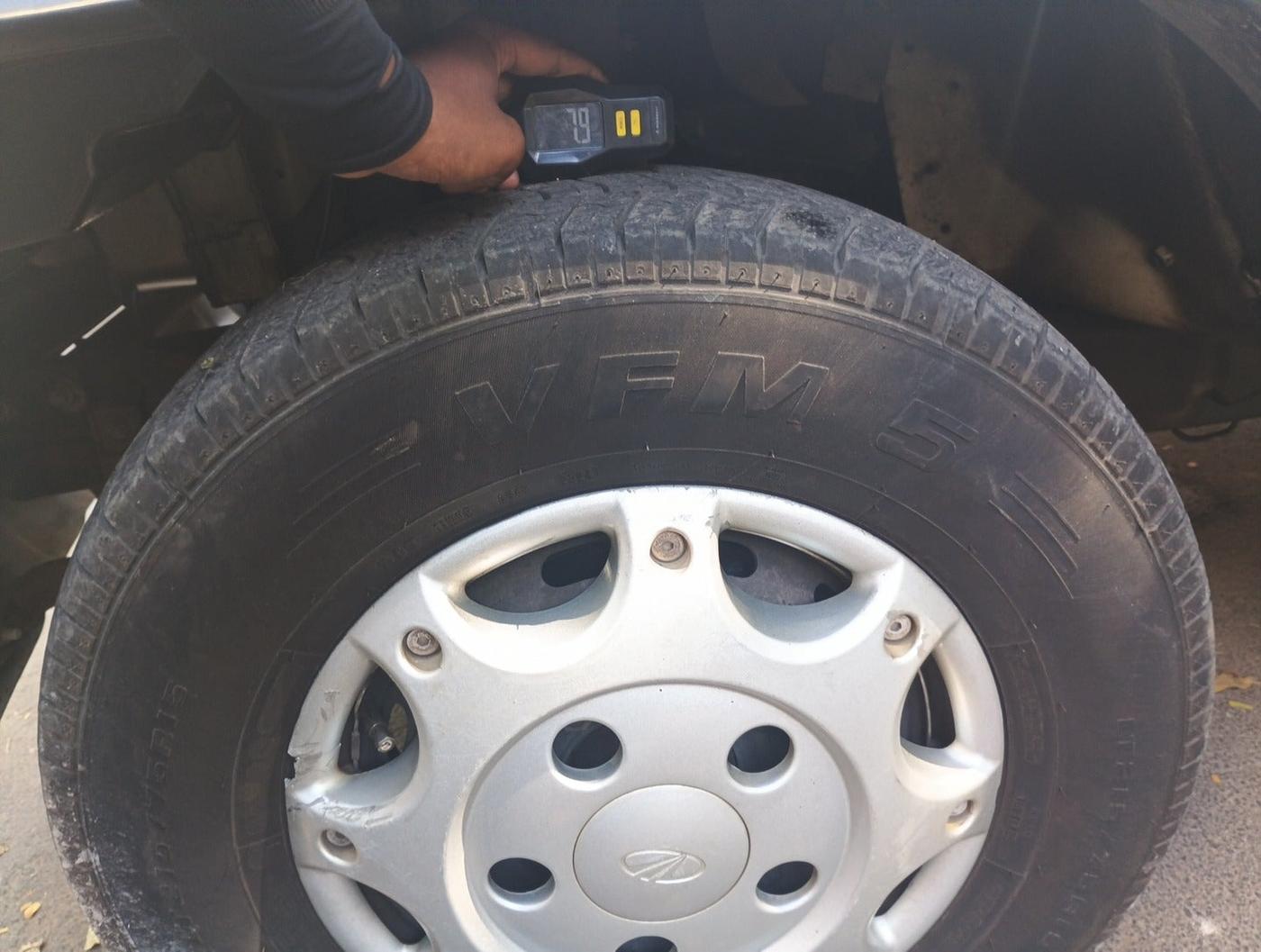 2015 Mahindra Bolero SLE BS-III, Diesel, Manual, 1,46,091 km, tyre