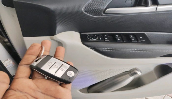 2023 KIA SONET HTX 1.0 IMT, Petrol, Manual, 28,102 km, interior