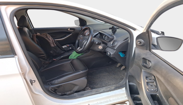 2018 Ford New Figo TITANIUM 1.2 PETROL MT, Petrol, Manual, 99,813 km, interior