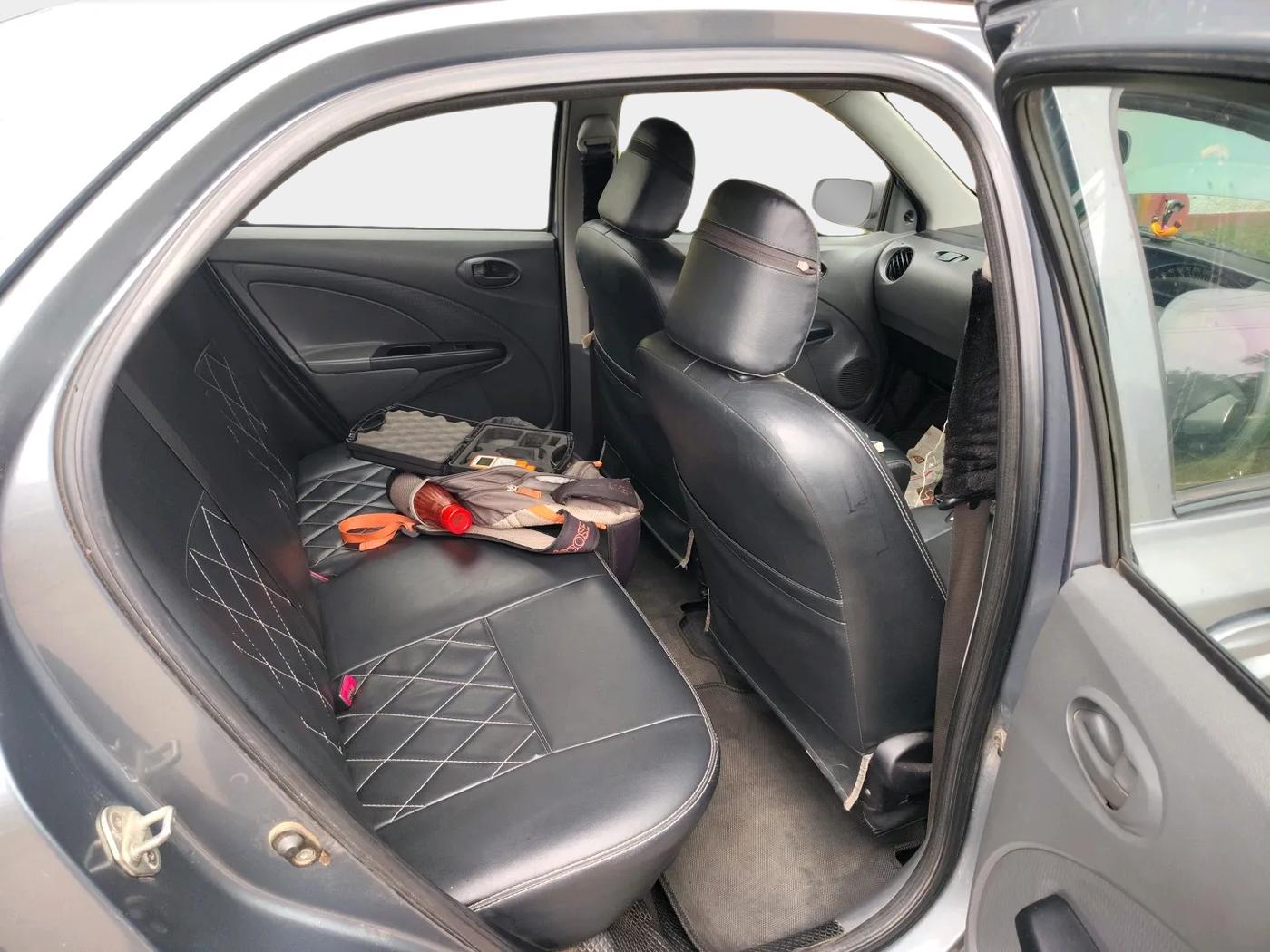 2017 Toyota Etios GD, Diesel, Manual, 1,18,853 km, interior