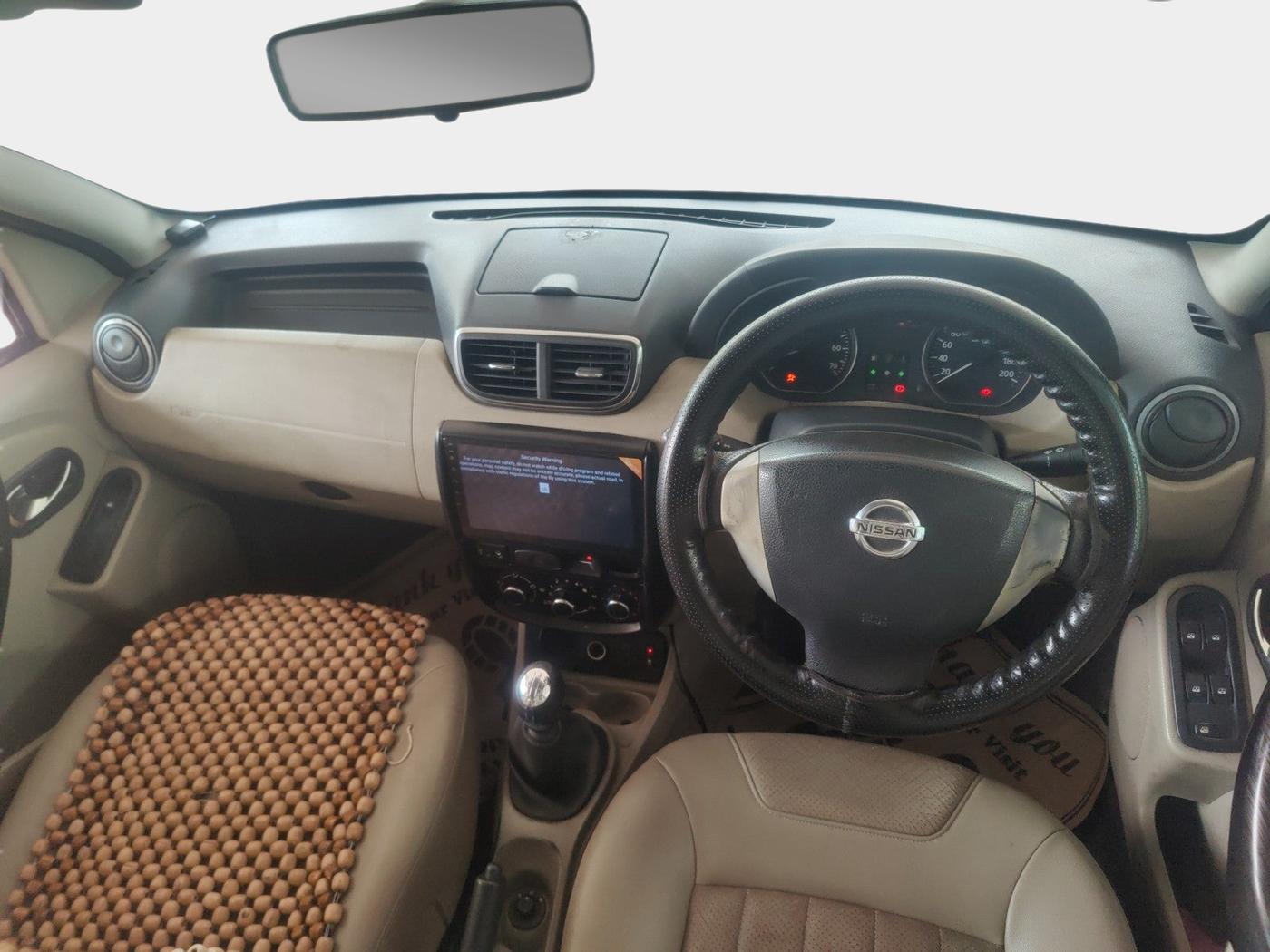 2014 Nissan Terrano XV D THP PREMIUM 110 PS, Diesel, Manual, 1,07,800 km, interior