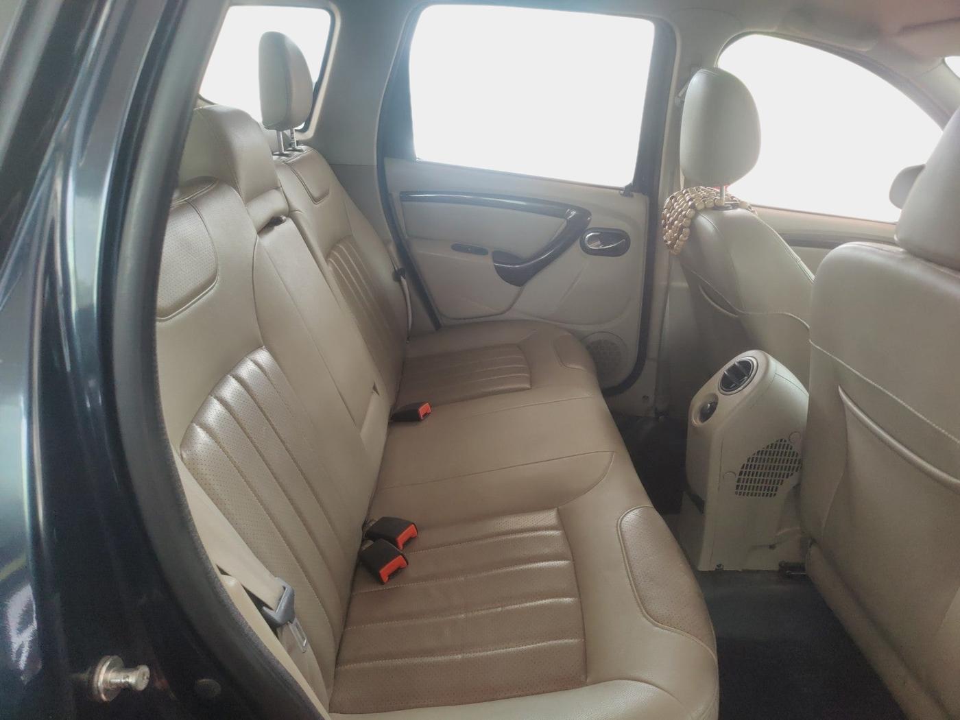 2014 Nissan Terrano XV D THP PREMIUM 110 PS, Diesel, Manual, 1,07,800 km, interior