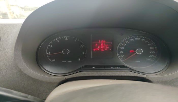 2011 Volkswagen Vento HIGHLINE 1.6 MPI, Petrol, Manual, 1,07,871 km, interior