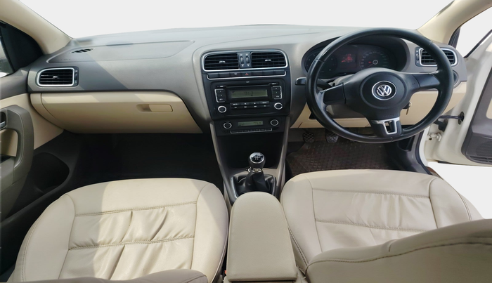 2011 Volkswagen Vento HIGHLINE 1.6 MPI, Petrol, Manual, 1,07,871 km, interior