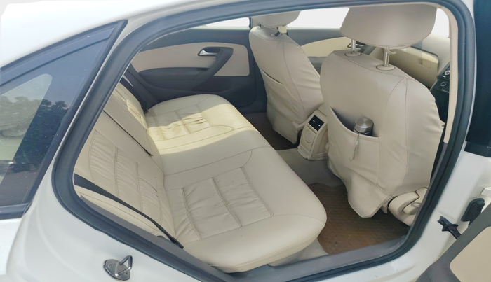 2011 Volkswagen Vento HIGHLINE 1.6 MPI, Petrol, Manual, 1,07,871 km, interior