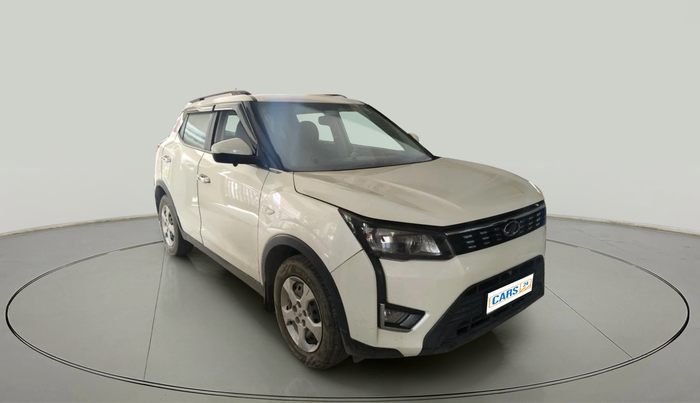 2022 Mahindra XUV300 W6 1.5 DIESEL AMT, Diesel, Automatic, 41,661 km, exterior