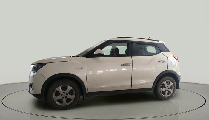 2022 Mahindra XUV300 W6 1.5 DIESEL AMT, Diesel, Automatic, 41,661 km, exterior