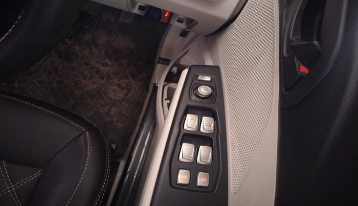 2022 Mahindra XUV300 W6 1.5 DIESEL AMT, Diesel, Automatic, 41,661 km, interior