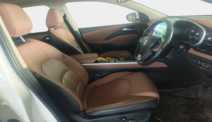 2023 MG HECTOR PLUS SAVVY PRO 1.5 TURBO CVT 7 STR, Petrol, Automatic, 18,108 km, interior