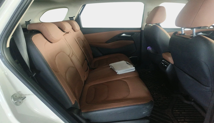 2023 MG HECTOR PLUS SAVVY PRO 1.5 TURBO CVT 7 STR, Petrol, Automatic, 18,108 km, interior