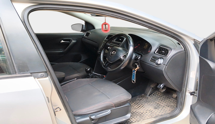 2018 Volkswagen Polo HIGHLINE1.5L, Diesel, Manual, 71,670 km, interior