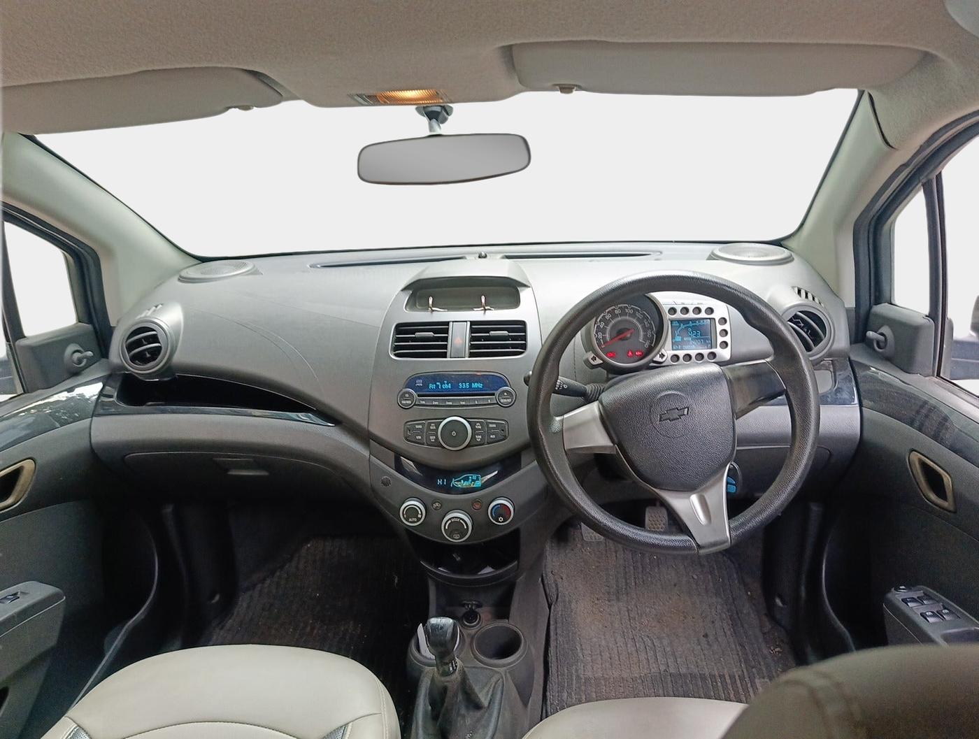 2010 Chevrolet Beat LT PETROL, Petrol, Manual, 34,222 km, interior