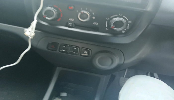 2016 Renault Kwid RXT 0.8, Petrol, Manual, 78,797 km, interior