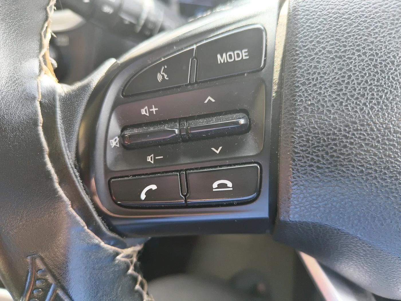 2019 Hyundai VENUE SX(O) 1.4 CRDI, Diesel, Manual, 61,728 km, interior