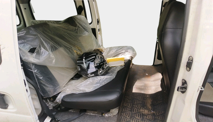 2023 Maruti Eeco 5 STR AC, Petrol, Manual, 7,429 km, interior