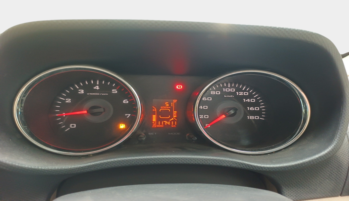 2015 Mahindra TUV300 T8, Diesel, Manual, 1,17,411 km, interior