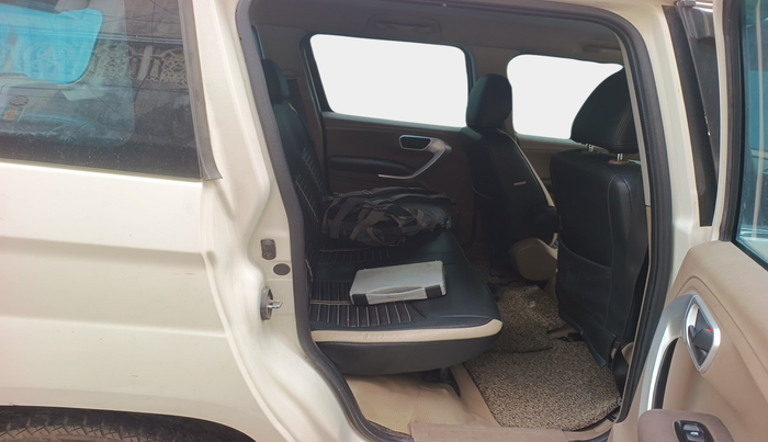 2015 Mahindra TUV300 T8, Diesel, Manual, 1,17,411 km, interior