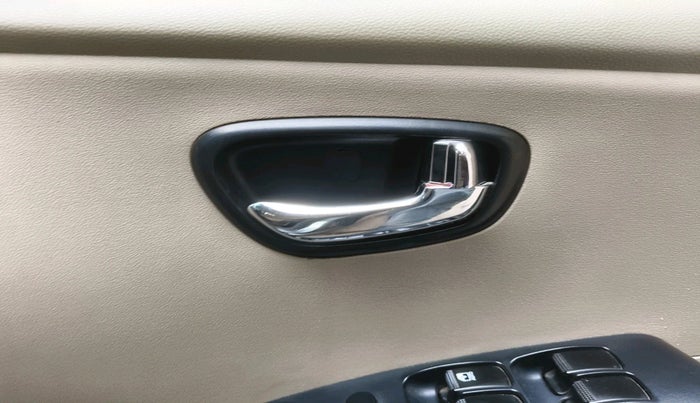 2011 Hyundai i10 MAGNA 1.2, Petrol, Manual, 81,671 km, interior