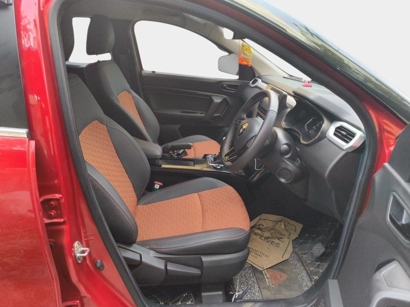 2024 Renault Kiger RXZ AMT DUAL TONE, Petrol, Automatic, 8,480 km, interior