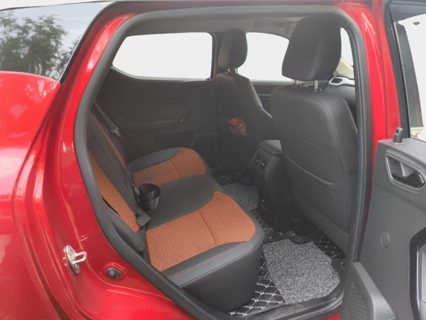 2024 Renault Kiger RXZ AMT DUAL TONE, Petrol, Automatic, 8,480 km, interior