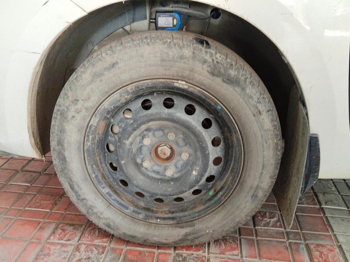 2021 Maruti Ertiga TOUR M, Petrol, Manual, 57,918 km, tyre
