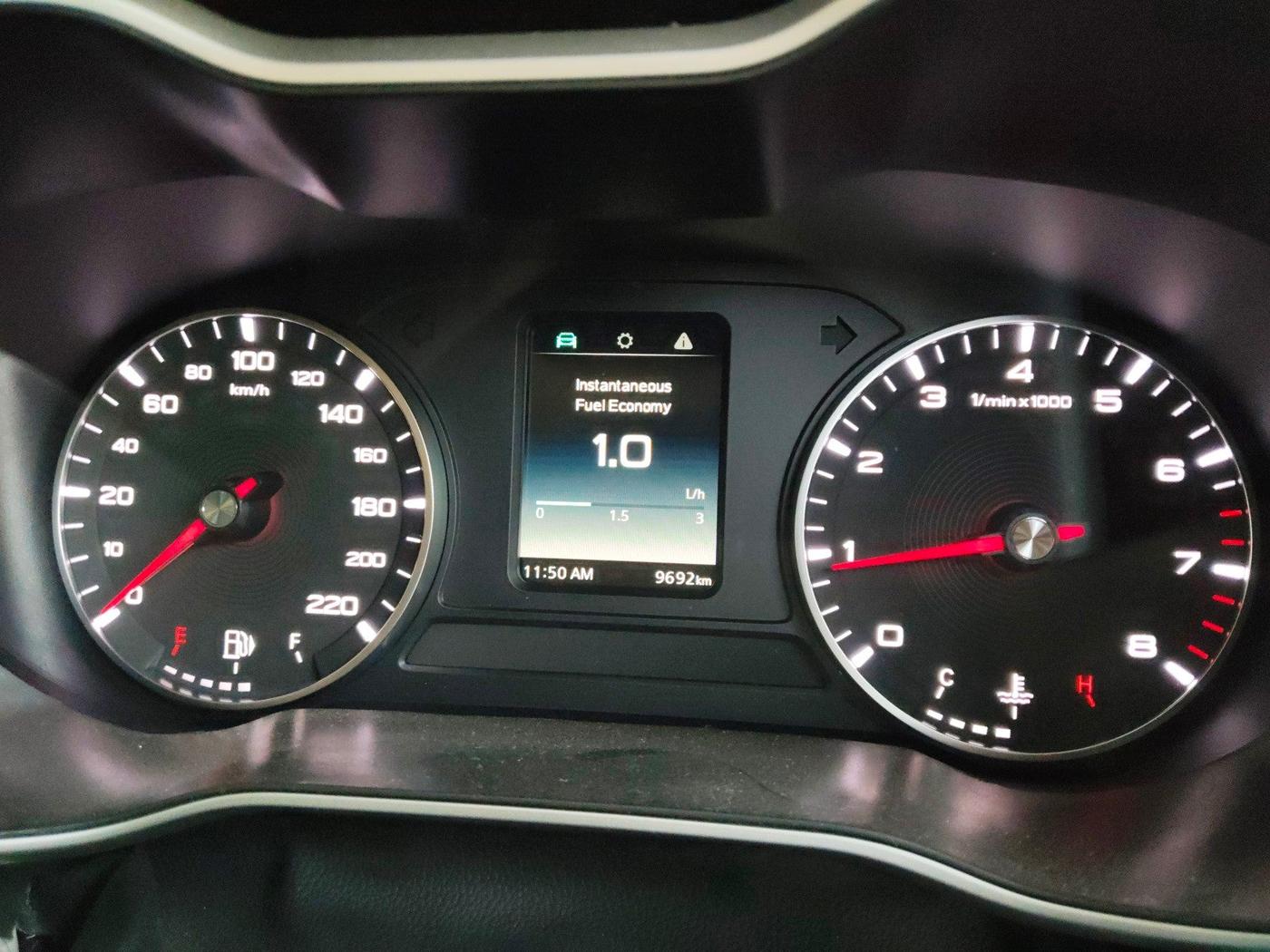 2024 MG ASTOR Sprint 1.5 MT (Ivory), Petrol, Manual, 9,692 km, interior