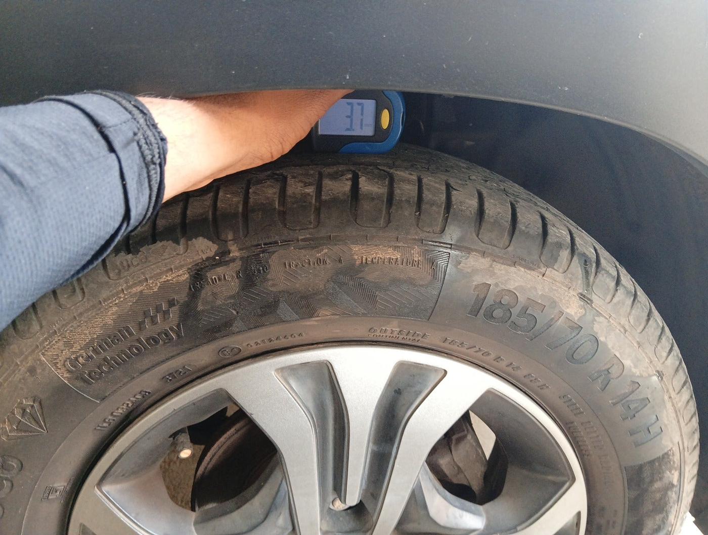 2018 Tata TIAGO NRG PETROL, Petrol, Manual, 88,271 km, tyre