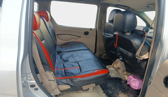 2018 Mahindra Xylo D4, Diesel, Manual, 1,21,205 km, interior