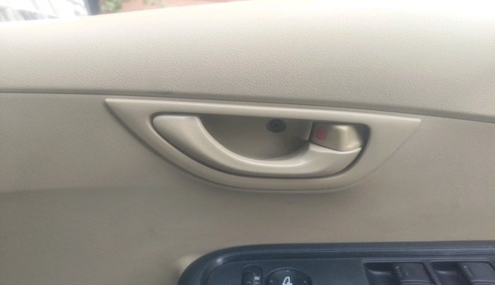 2015 Honda Mobilio 1.5L I-DTEC S, Diesel, Manual, 65,350 km, interior