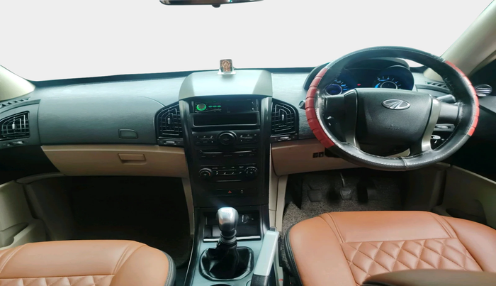 2016 Mahindra XUV500 W4, Diesel, Manual, 66,907 km, interior