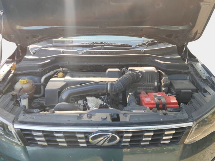 2022 Mahindra XUV300 W8 1.5 DIESEL, Diesel, Manual, 57,233 km, exterior