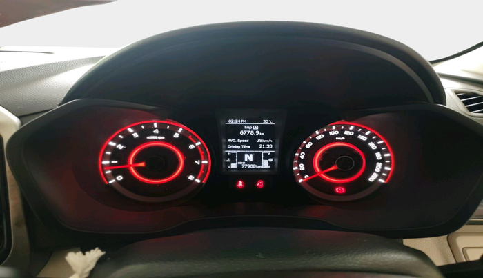 2020 Mahindra XUV300 W8 (O) 1.2 PETROL, Petrol, Manual, 77,908 km, interior